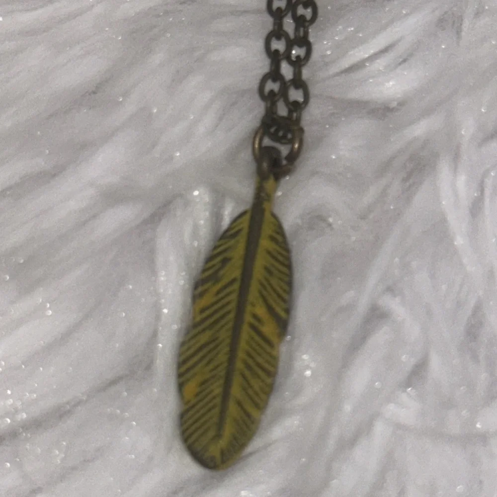 Hand‎ Painted Feather Charm Bracelet